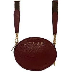 Marc Jacobs Rewind Oval Crossbody Burgundy/Maroon. EUC